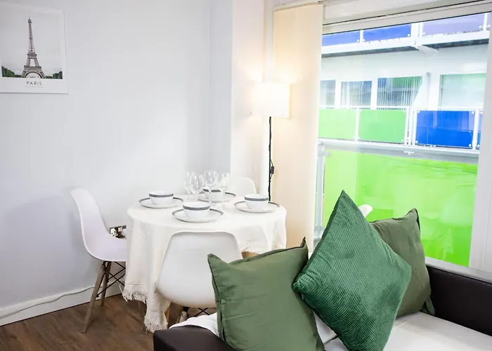 Lägenhet 2 Bed - Centre - For Relocators, Professionals *