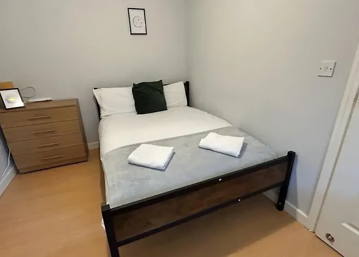 2 Bed - Centre - For Relocators, Professionals Lägenhet