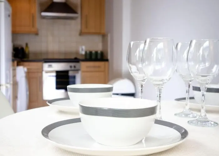 2 Bed - Centre - For Relocators, Professionals