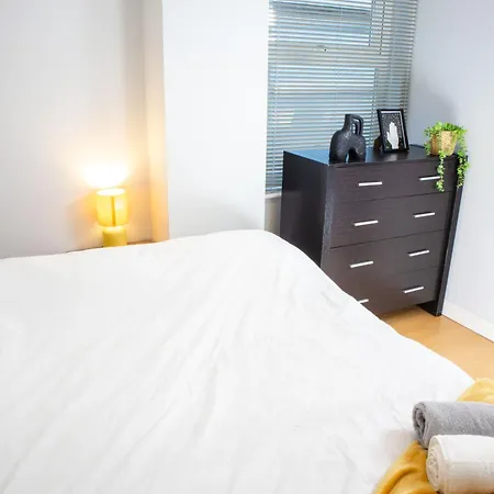 Apartment 2 Bed - Centre - For Relocators, Professionals *