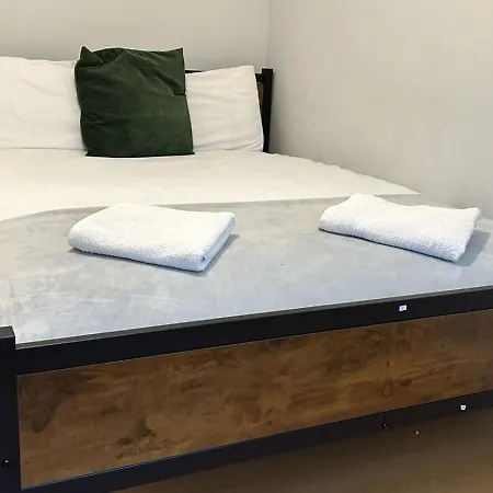 2 Bed - Centre - For Relocators, Professionals Apartment Leeds (West Yorkshire)