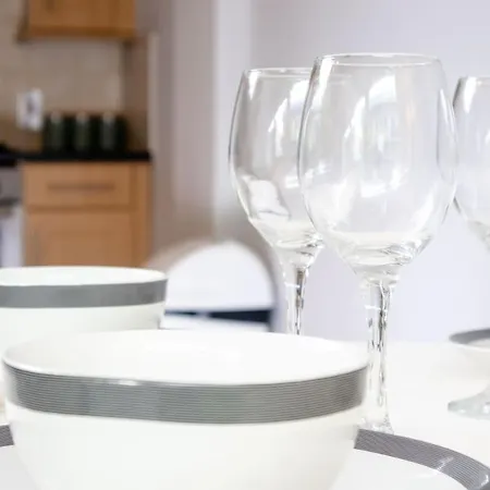 2 Bed - Centre - For Relocators, Professionals