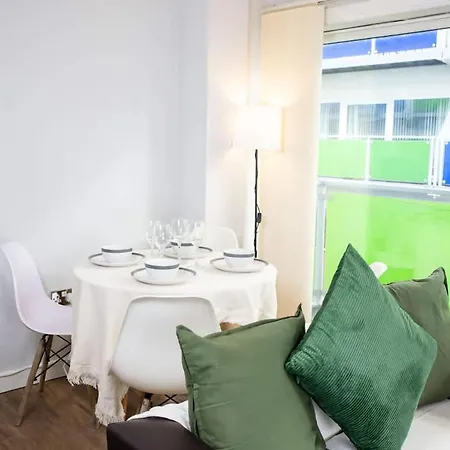 2 Bed - Centre - For Relocators, Professionals Апартаменти