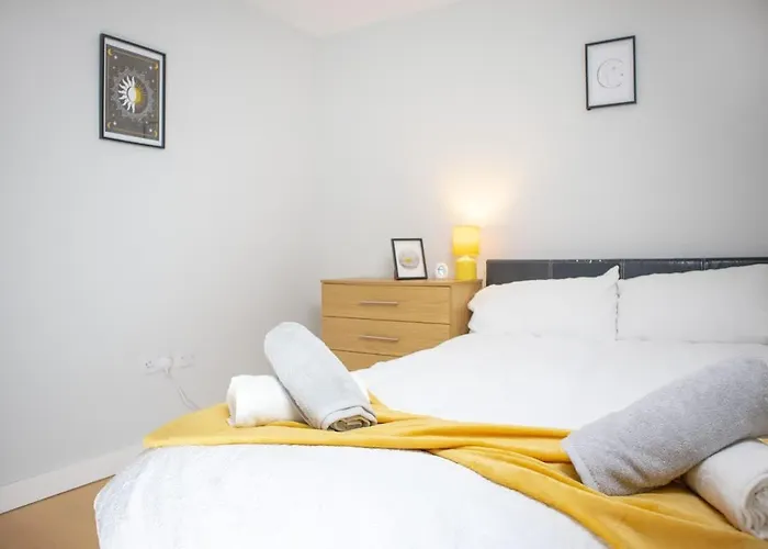 Apartment 2 Bed - Centre - For Relocators, Professionals