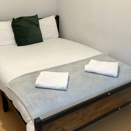 2 Bed - Centre - For Relocators, Professionals Leeds (West Yorkshire)